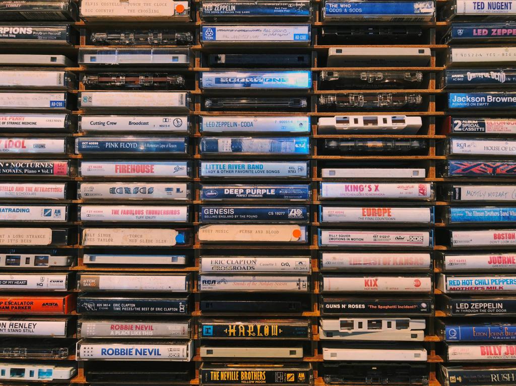 Les Hits du Fond de la Cave