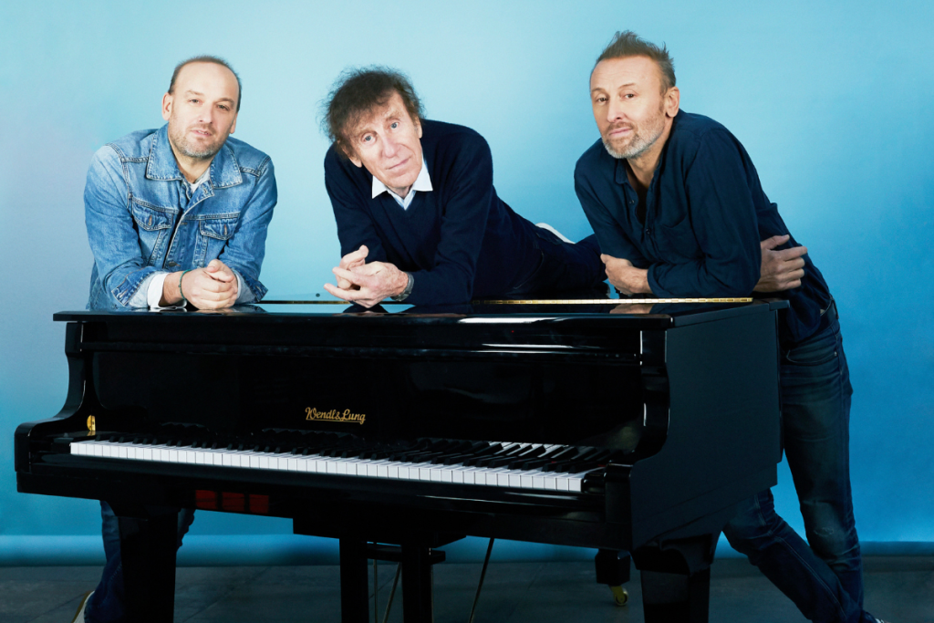 Alain Souchon accompagné par Ours et Pierre Souchon