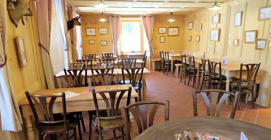 Le Chêne - Auberge - Restaurant - Bar - Violay